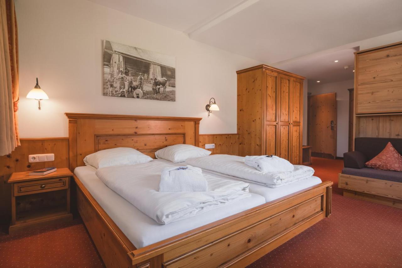 Loipenstubn Hotel Brixen im Thale Exterior photo